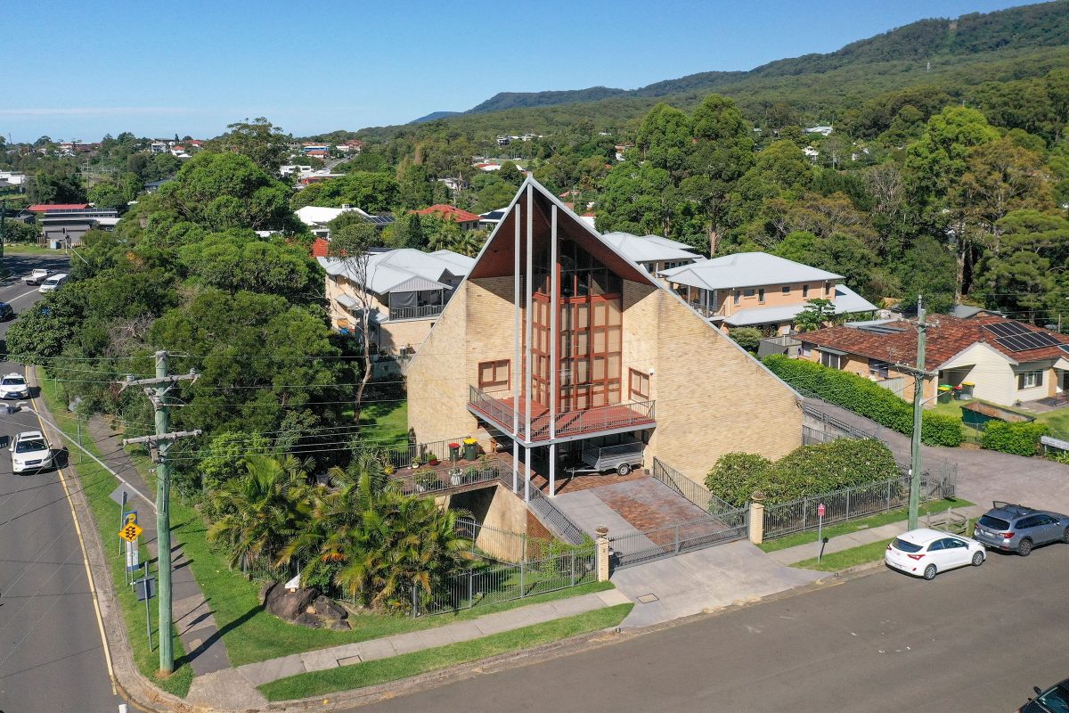 facade at at 2 Lachlan Street, Thirroul