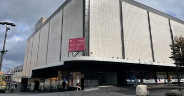 Globe Lane to close before sale to private consortium