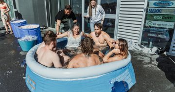 Freezing out fears and creating conversations: Illawarra embraces ice baths to help improve mental health