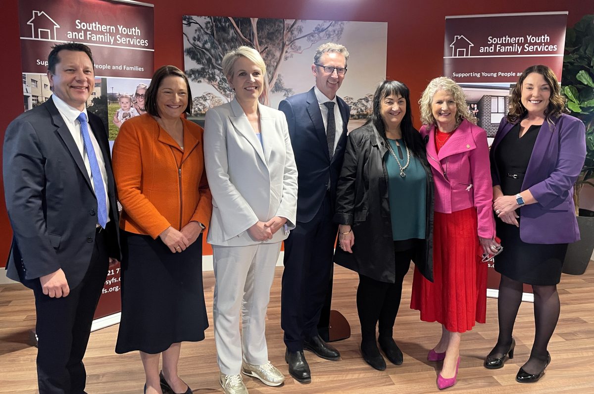 NSW Minister for Planning Paul Scully, Member for Gilmore Fiona Phillips, Minister for Environment Tanya Plibersek, Assistant Treasurer Stephen Jones, SYFS CEO Narelle Clay, Member for South Coast Liza Butler and Member for Cunnigham Alison Byrnes.