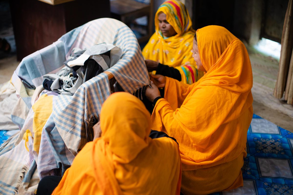 Women in Bangladesh weave Earth Worthy blankets
