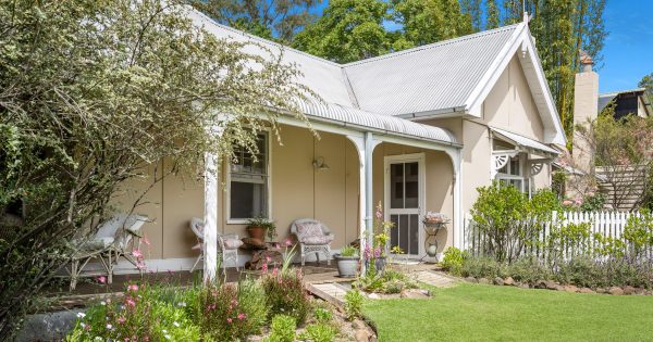 'Nothing quite like it': Berry character cottage comes to market for third time in 130 years