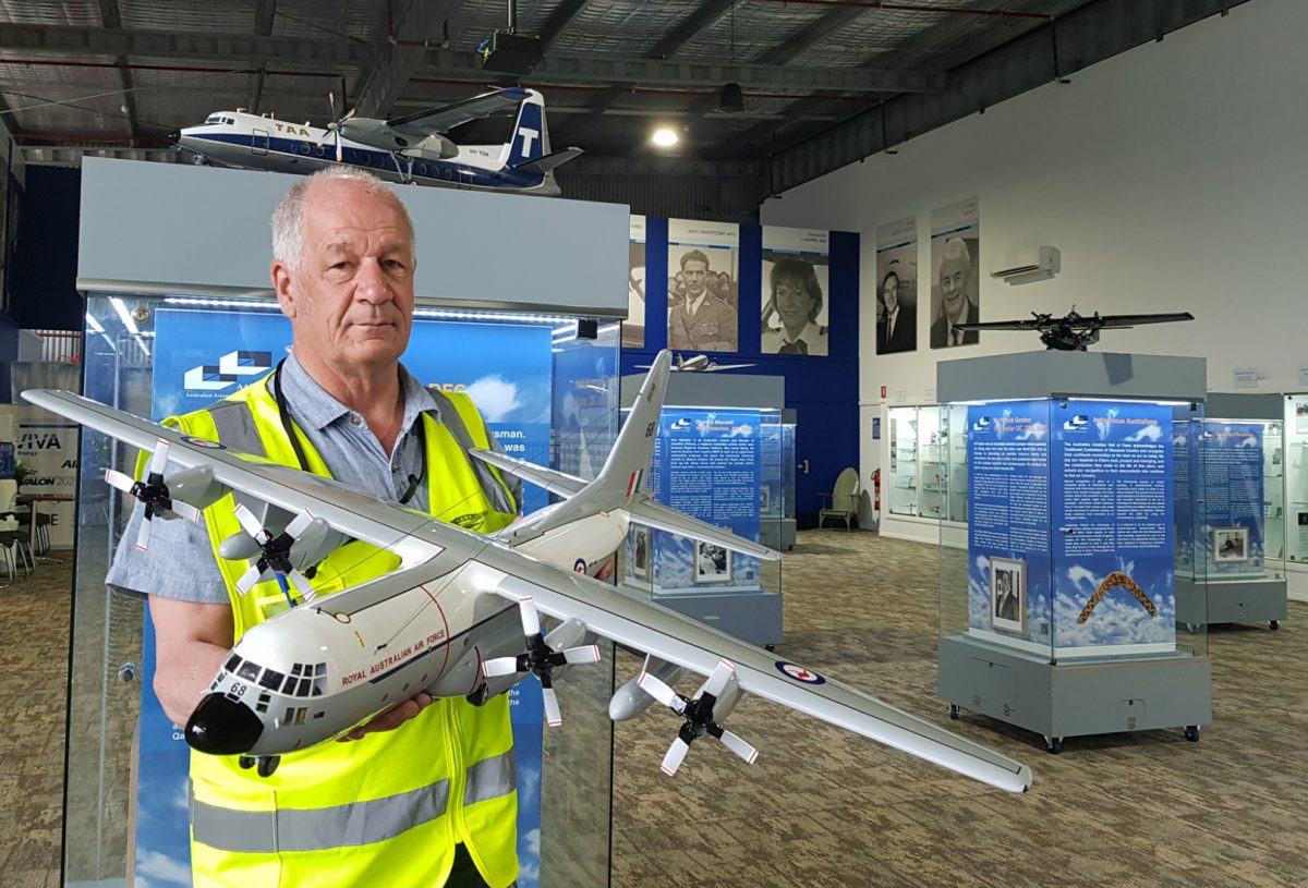 Steve Keddie model plane builder