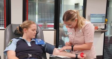 Wollongong police present life-saving holiday gift at blood donor centre