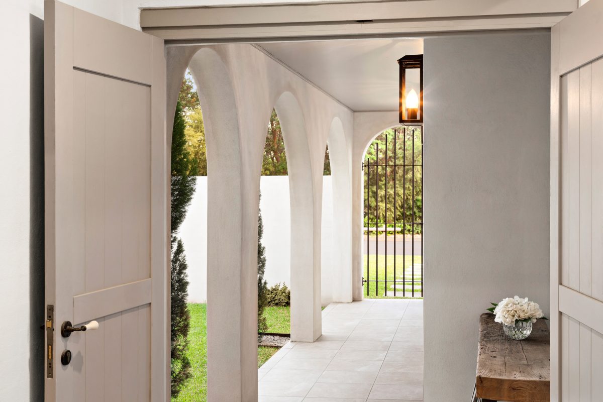 Arched entryway at 75 Pacific Avenue in Werri Beach