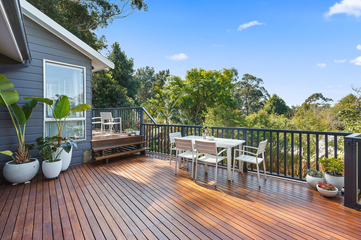 Deck of 128 Morrison Avenue in Wombarra