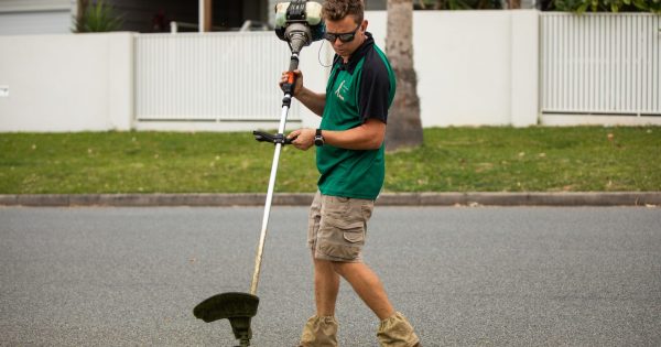 Mow-tivated Warilla man takes grassroots approach to overgrowth