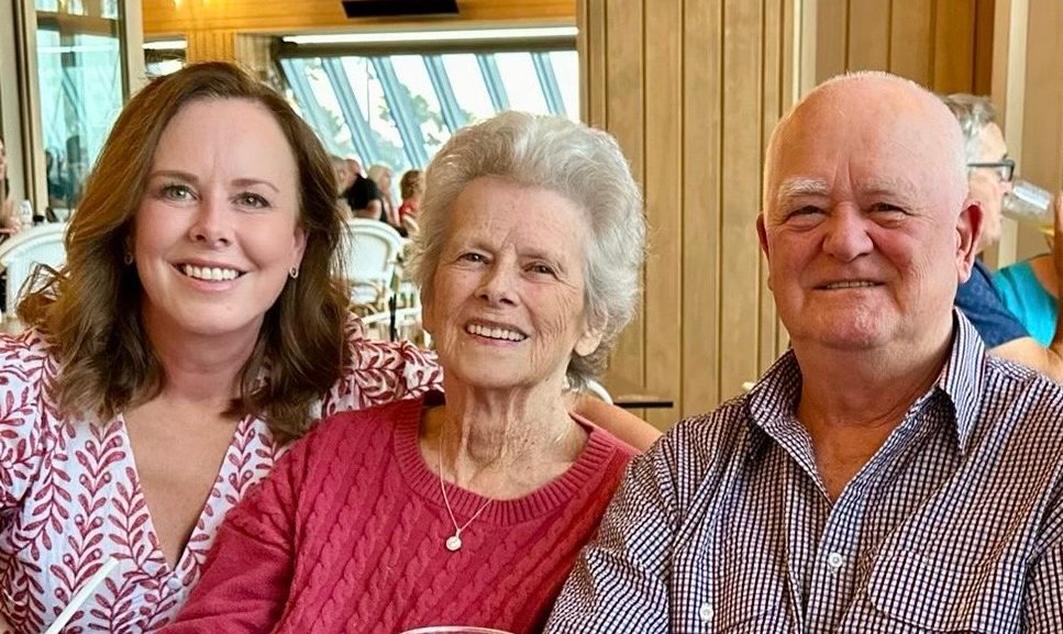 Chevonne Cowell with parents Glen and Doug. 