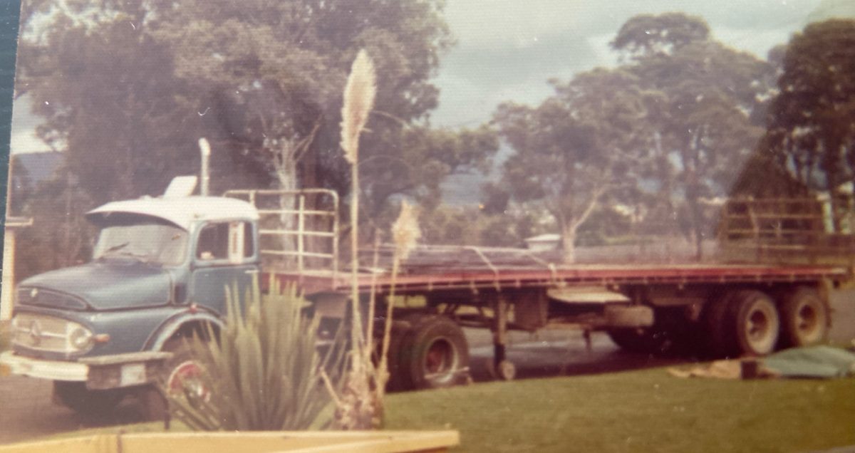 Old picture of a truck.