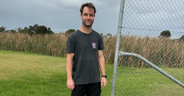 Trash talk: Lake Illawarra resident tackles local litter