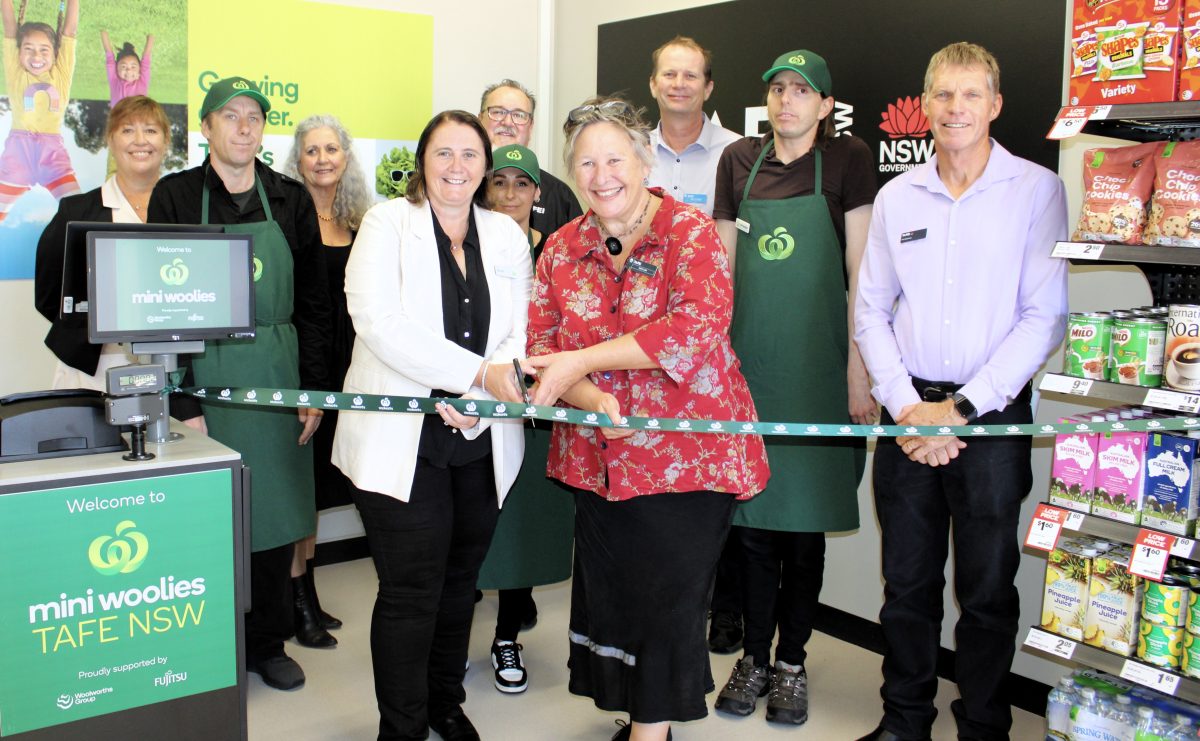 Cutting ribbon Mini Woolies Shellharbour TAFE