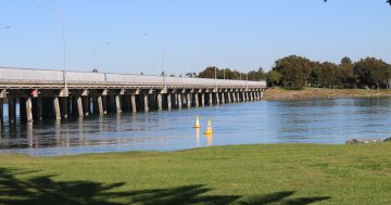 Work to resume on shoring up Windang Bridge supports after erosion repairs