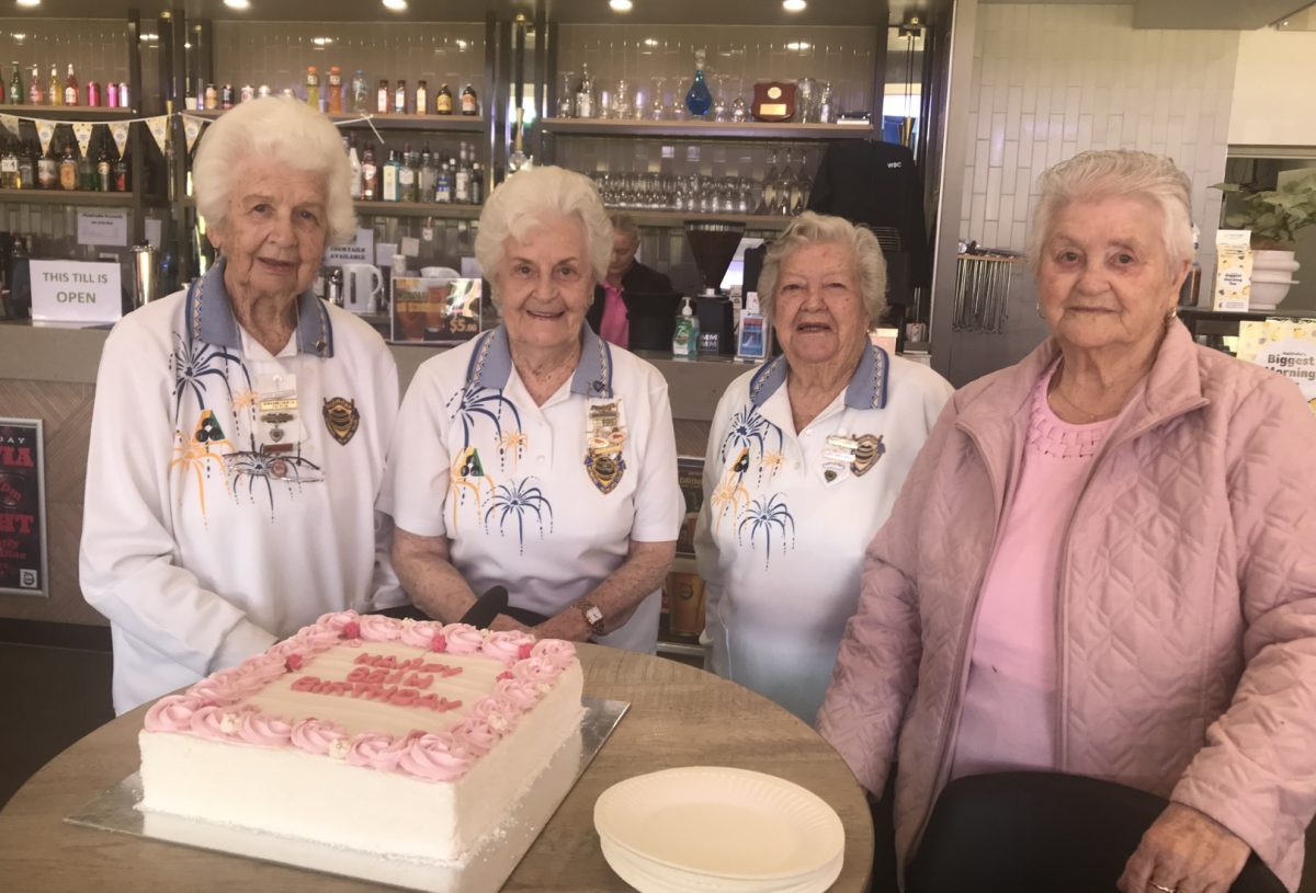 Eileen Symes Woonona Bowls