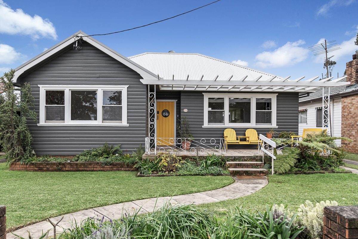 Facade of 4 Jardine Street in Fairy Meadow