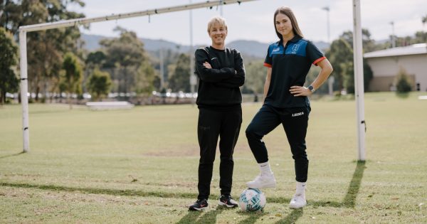 UOW’s women’s football program kicks off new standards for female athlete development