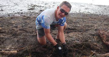 Volunteers muck in to keep Lake Illawarra healthy for future generations