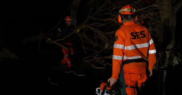 SES urges Illawarra residents to be ready for more strong winds