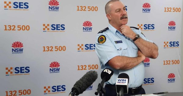 M1 reopens after Maddens Plains fire; SES chief urges residents to stay home