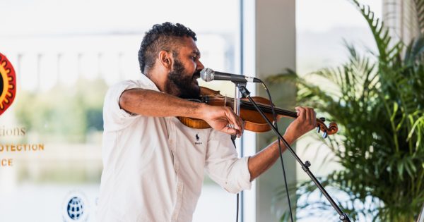 Violinist Eric Avery takes his music from Port Kembla Steelworks to Kiama seaside