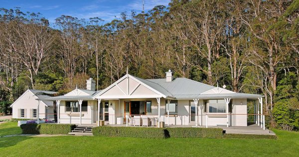 Get back to nature in this elevated Jamberoo home on 40 verdant hectares