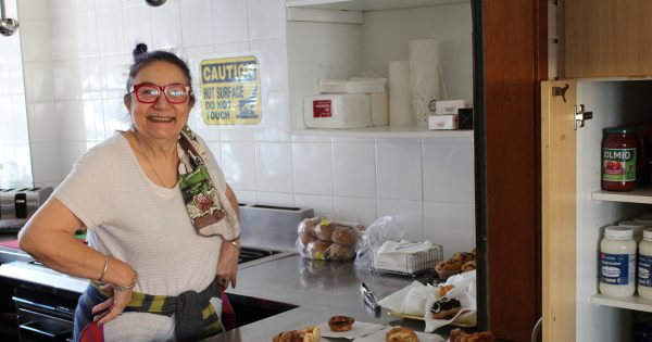 Lifeline South Coast to host first Wollongong Christmas Day lunch for those in need