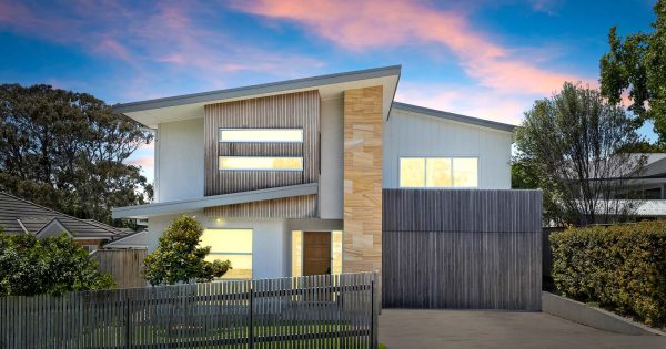 Master-built architectural beauty in prime Kiama locale