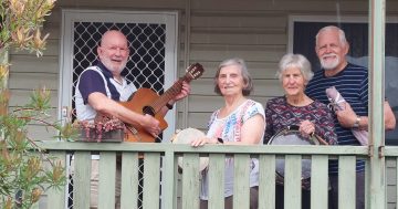 Illawarra folk band knows how to strike a chord at the 2025 Seniors Festival