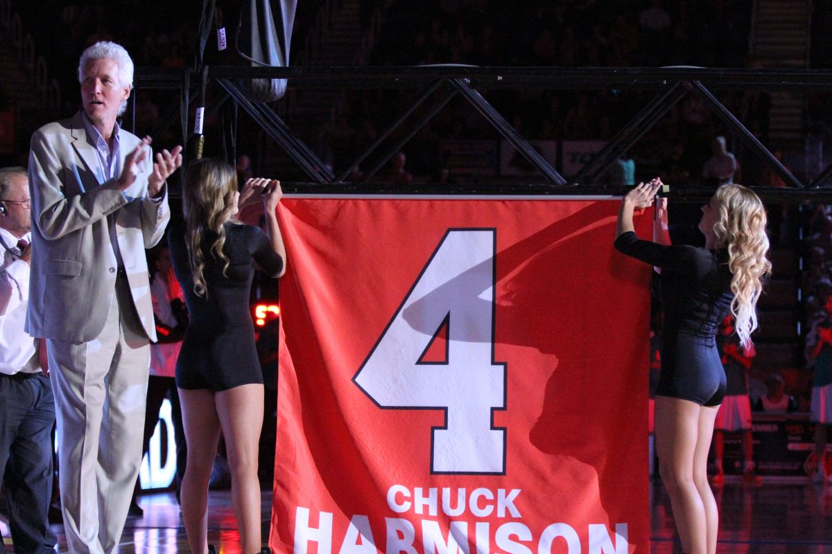 Chuck Harmison is honoured by the Illawarra Hawks. 