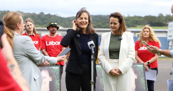 Anna Watson, Stephen Jones and Carol Berry announce urgent care clinic for Shellharbour if Labor reelected