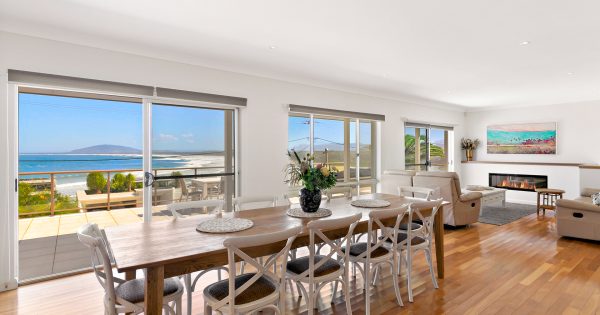 Find out why they call this Gerroa home 'Viewtopia'