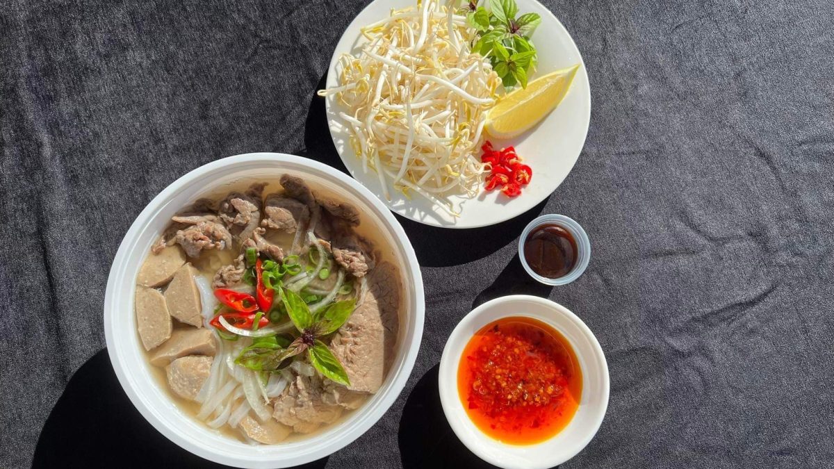 Pho used to be the signature dish at Pho King Delicious, but has been recently bumped for the banh xeo. It's still on the men, though, and still Pho King Delicious.