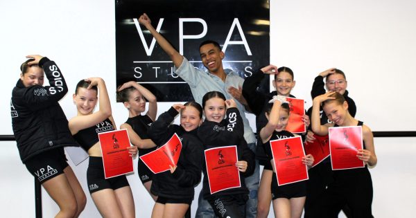 Illawarra dancers get 'thriller' experience with star from hit musical