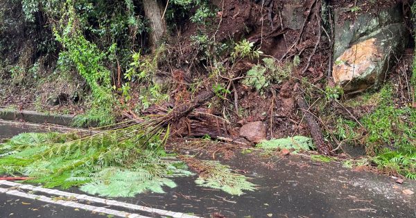 Macquarie Pass closed, detours in place for Illawarra Highway after deluge