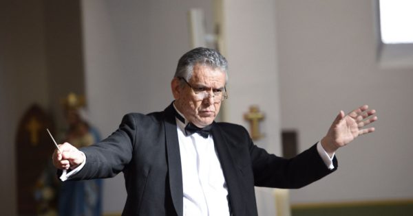 'Music can do the impossible' — Wollongong conductor calls for peace