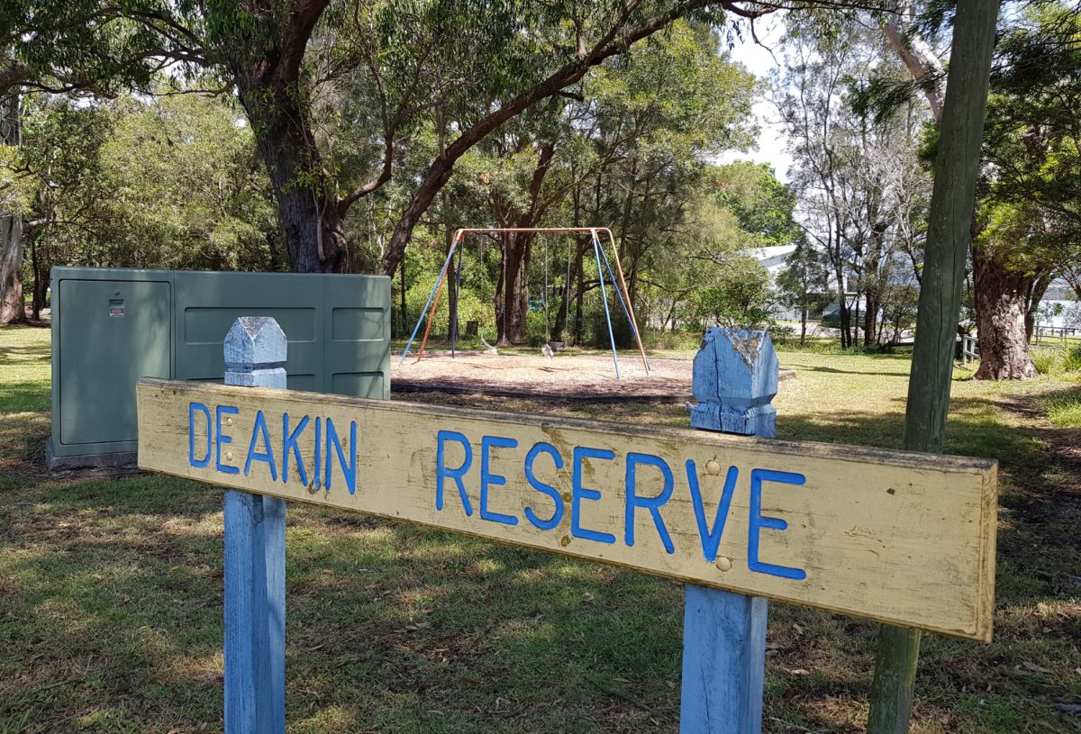 Deakin Reserve Oak Flats
