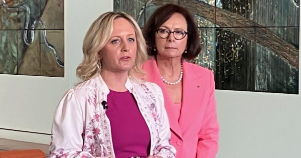 Federal Government under fire over when it knew about triple-zero breakdown