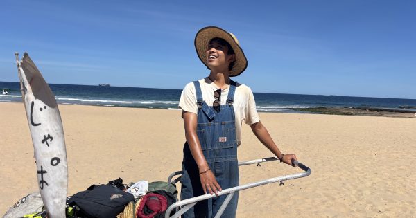 Farewell, Wollongong — Japan’s walking wonder heads inland on final stretch of 4000 km odyssey