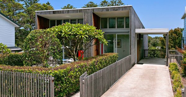 Stroll barefoot to the beach from this striking Gerroa home
