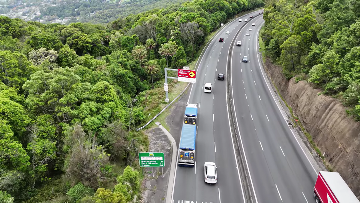 Truck on Mount Ousley