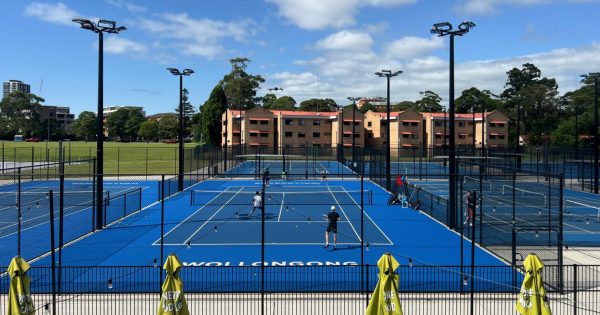 Wollongong serves up nine-day Festival of Tennis at new 15-court precinct