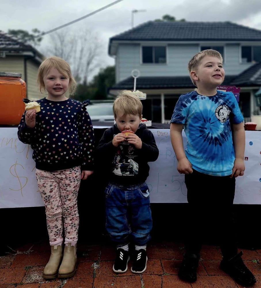 Proud business owner Koen Andrews (right) and two very satisfied customers. 